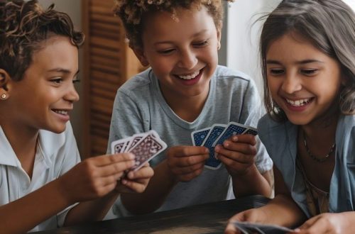 Une famille joue aux cartes autour d’une table avec un jeu de 7 familles.